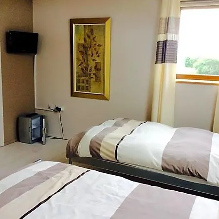 Oda ve Kahvaltı Holland House F94dp26 Ballyshannon
