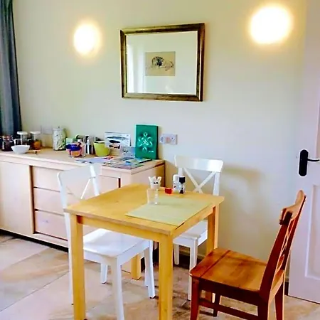 Oda ve Kahvaltı Holland House F94dp26