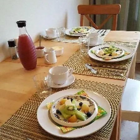 Holland House F94dp26 Nocleg ze śniadaniem 3*